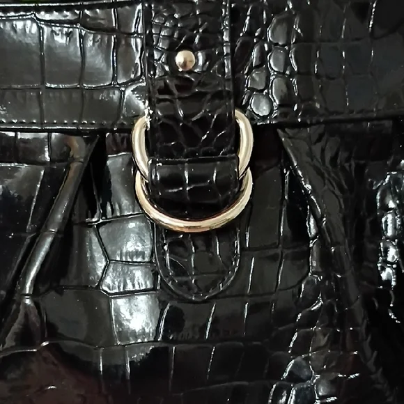 NWOT🎁 FREE GIFT INCLUDED🎁Elegant Black Crocodile-Embossed Women's Clutch - Picture 4 of 13